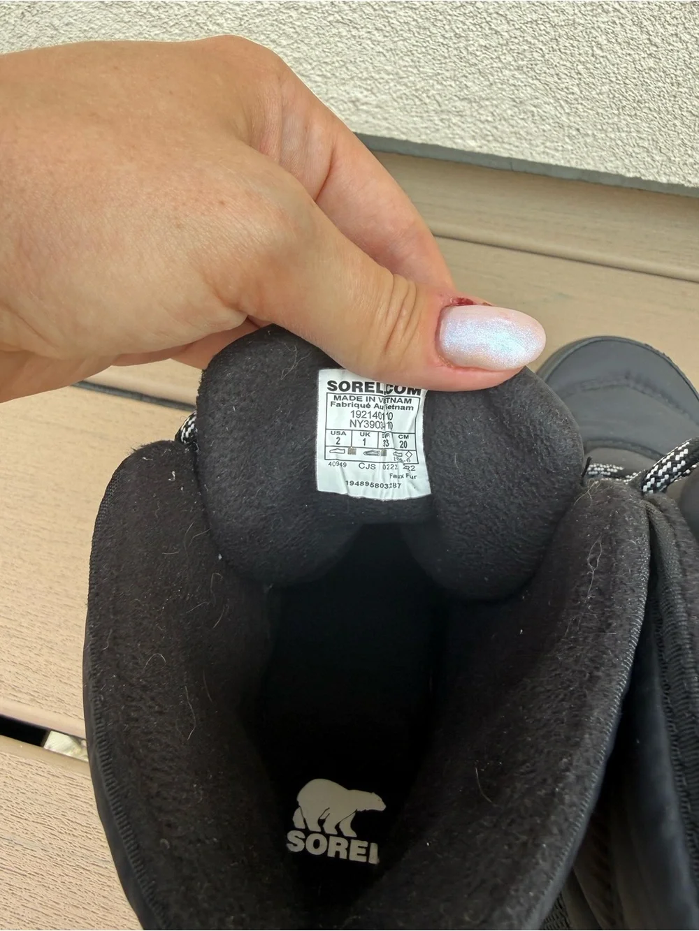 Sorel Whitney Snow Boots Kids Size 1 Black and White